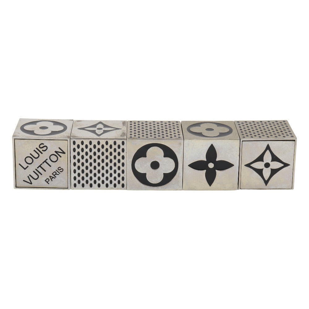 Louis Vuitton Other miscellaneous goods M99454 magnet Silver Handbag