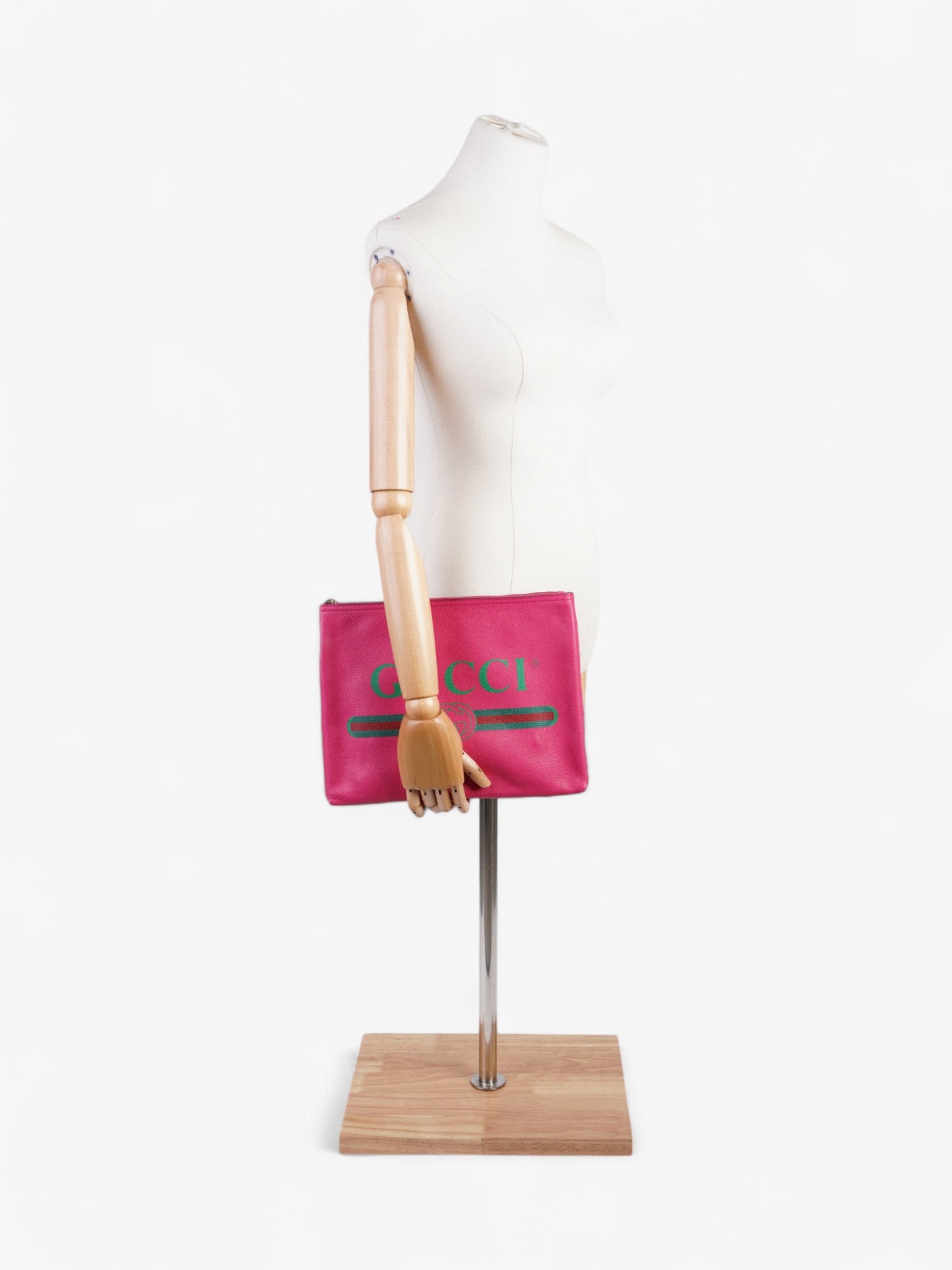 Gucci Logo Clutch Neon Green Grained Leather Red Clutch Bag