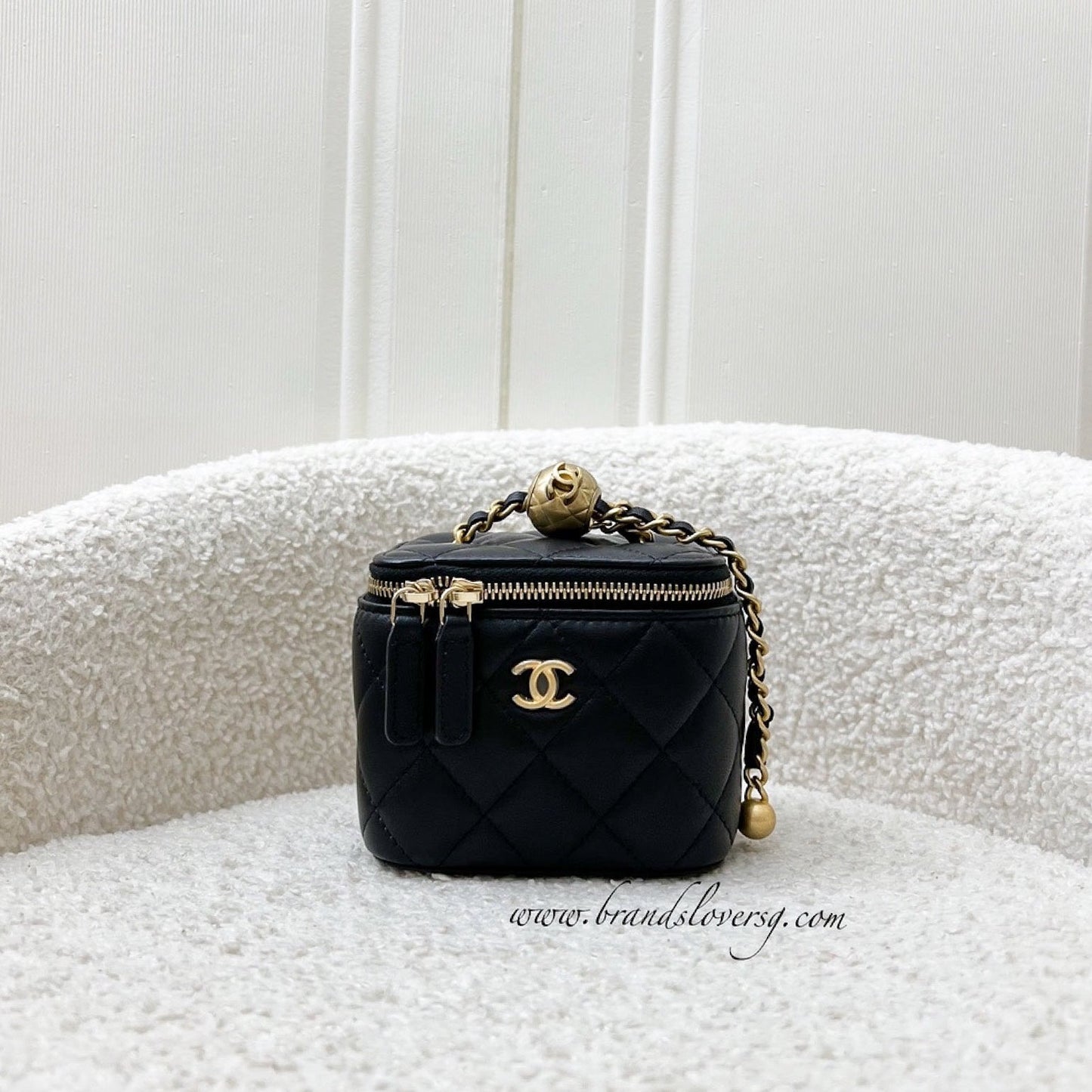 Chanel Pearl Crush Mini Cube Vanity in Black Lambskin and AGHW (Model: AP1447)