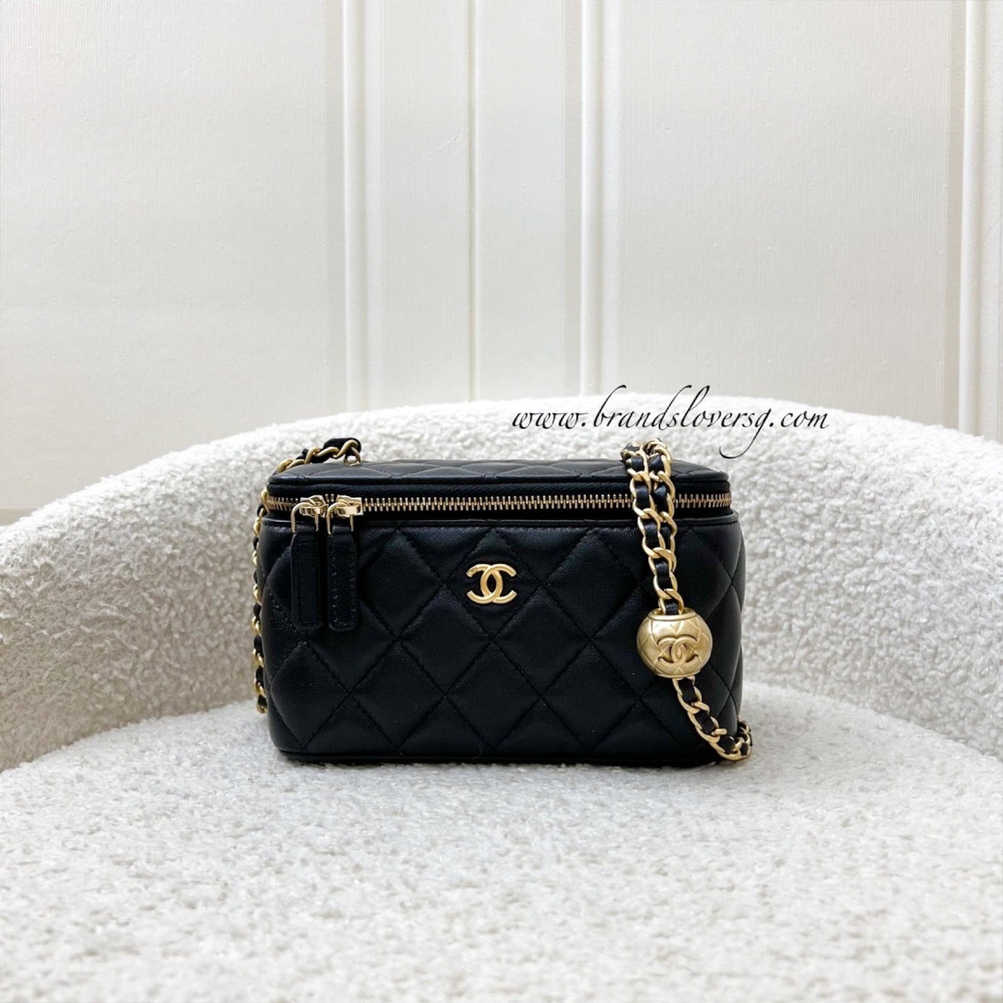 Chanel Pearl Crush Small Vanity In 24K Black Lambskin And Aghw ( ) Bag