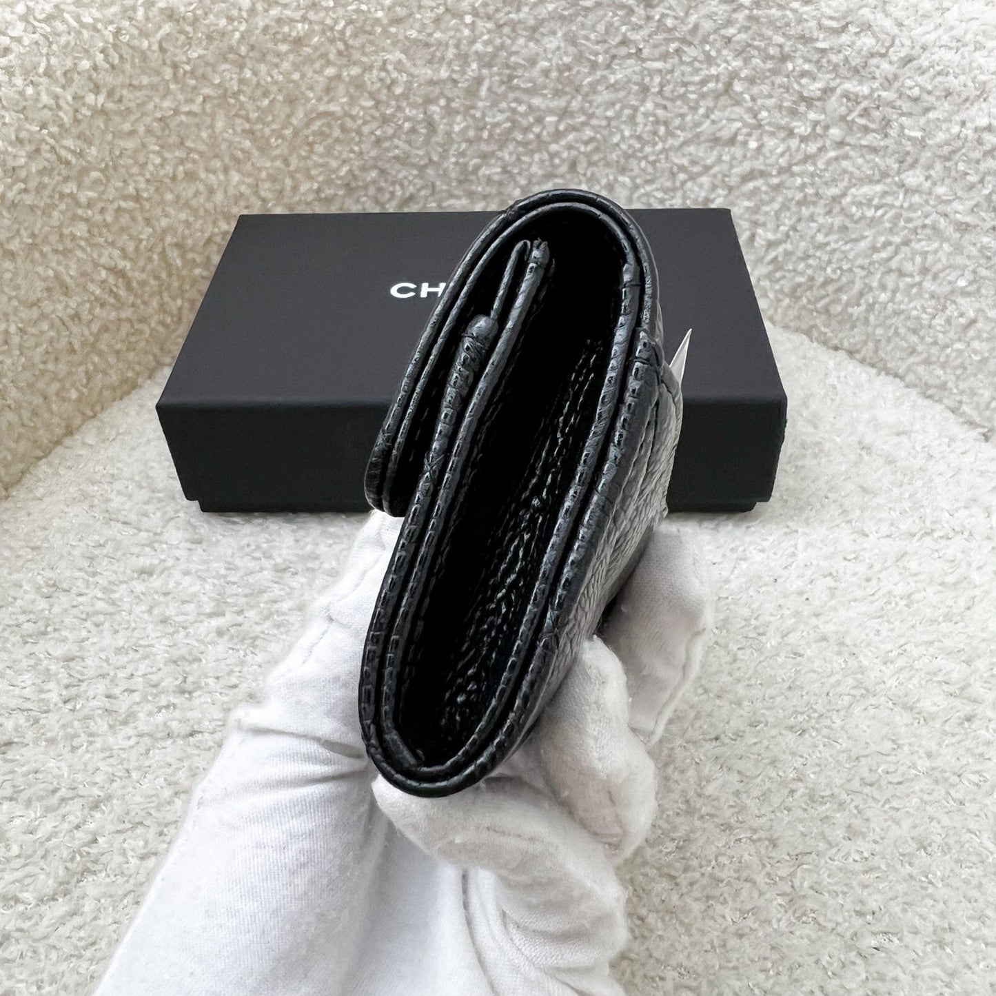 Chanel Classic Snap Card Holder in Black Caviar and Ghw Handbag