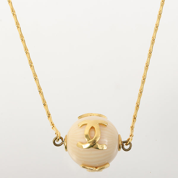 Chanel Marble Ball Cc Mark Plate Necklace Cream