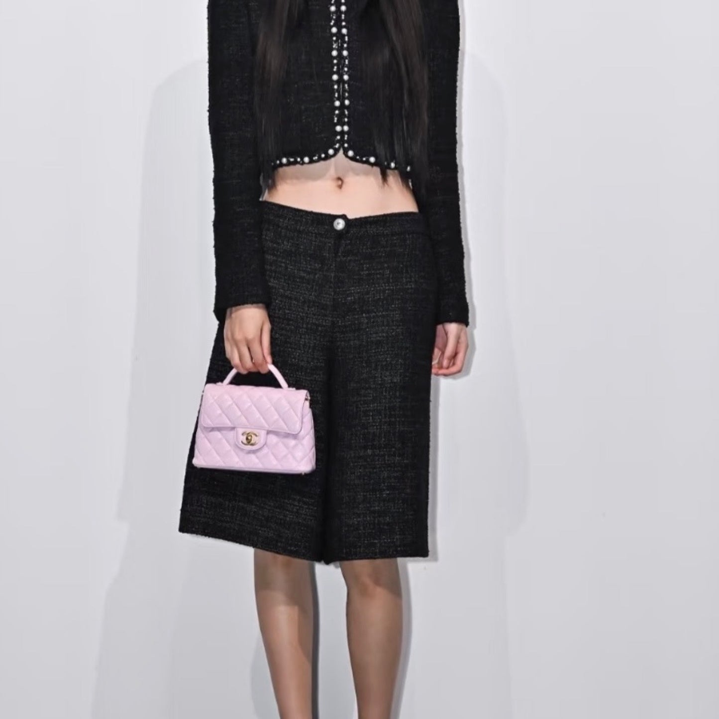Chanel 25P Bermuda Shorts in Black Viscose / Cotton Tweed Sz 38 Handbag