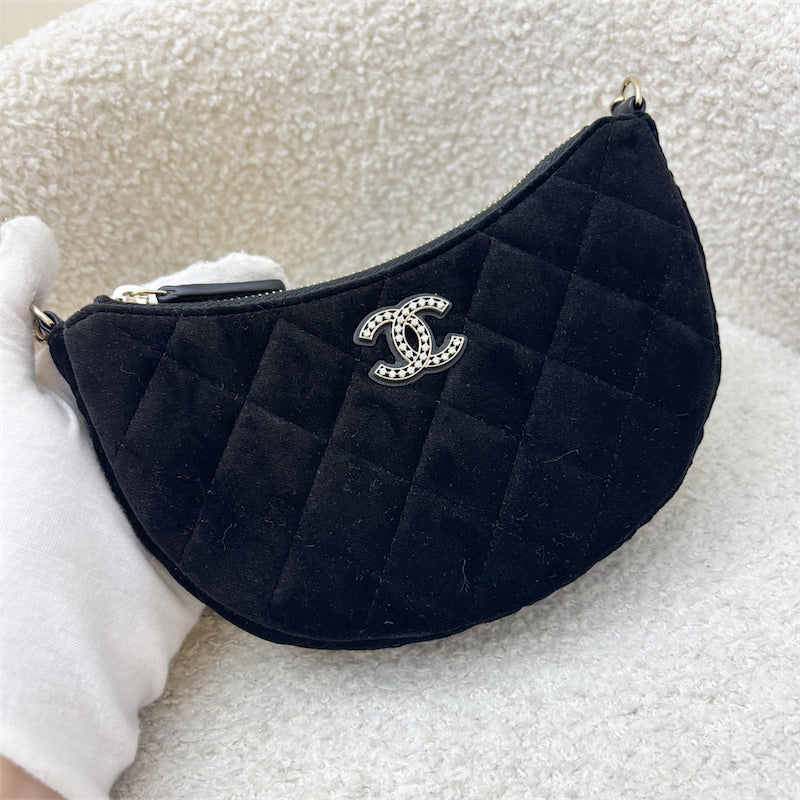 Chanel Vip Gift Crossbody Bag With Crystal Studded Cc Logo In Black Velvet And Lghw