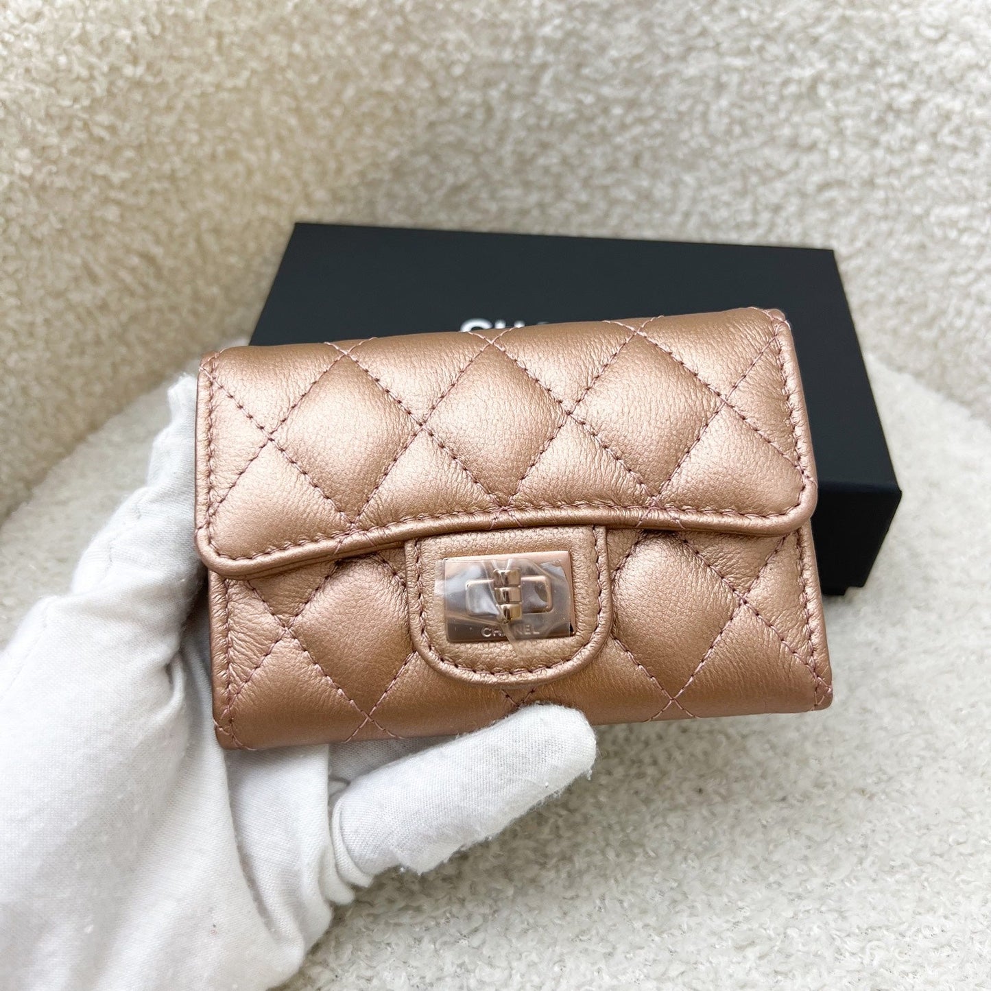 Chanel 2.55 Reissue Snap Card Holder in Rose Gold Leather and Rghw Handbag