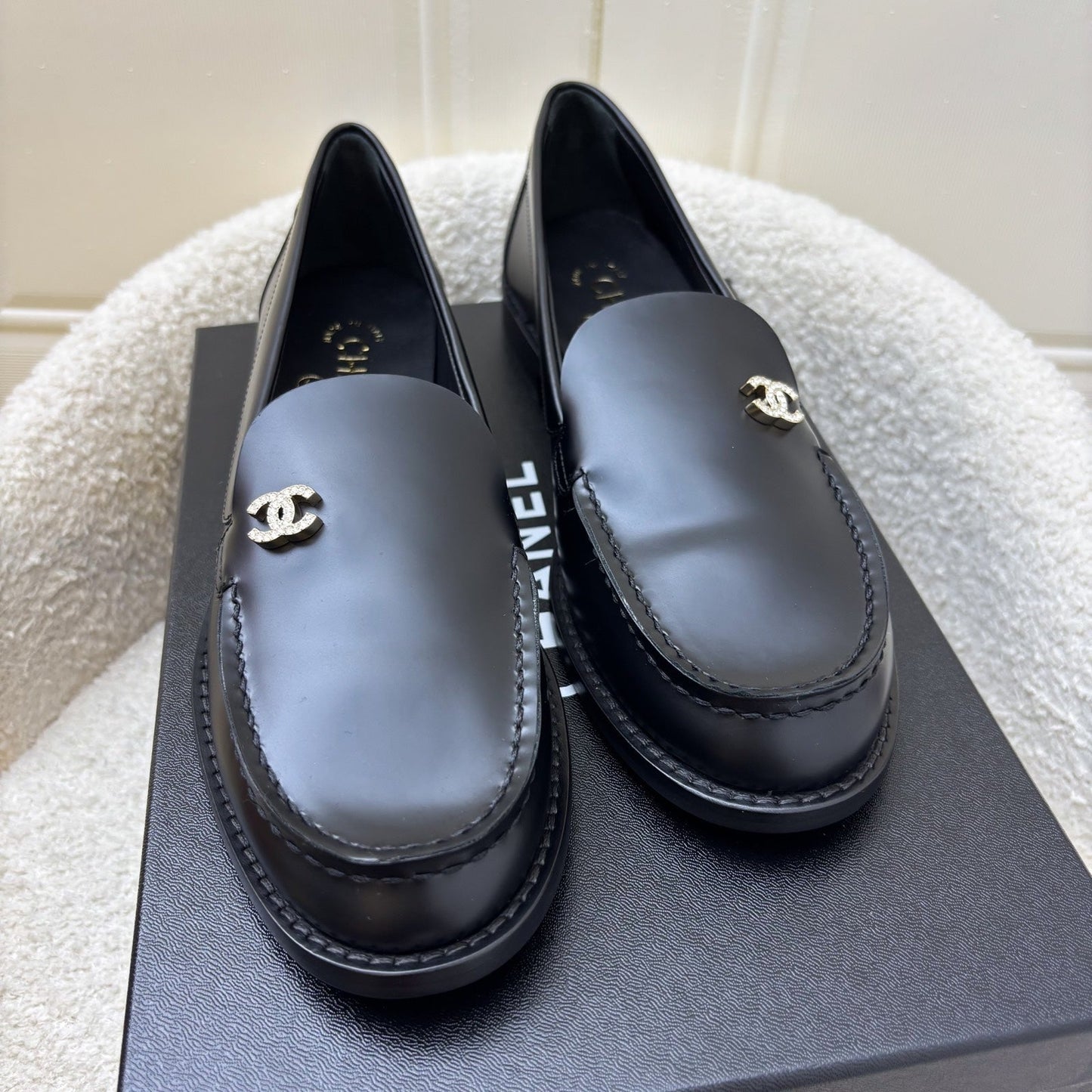 Chanel 25P Mocassins With Diamantes Studded Cc Logo In Black Smooth Calfskin Bag