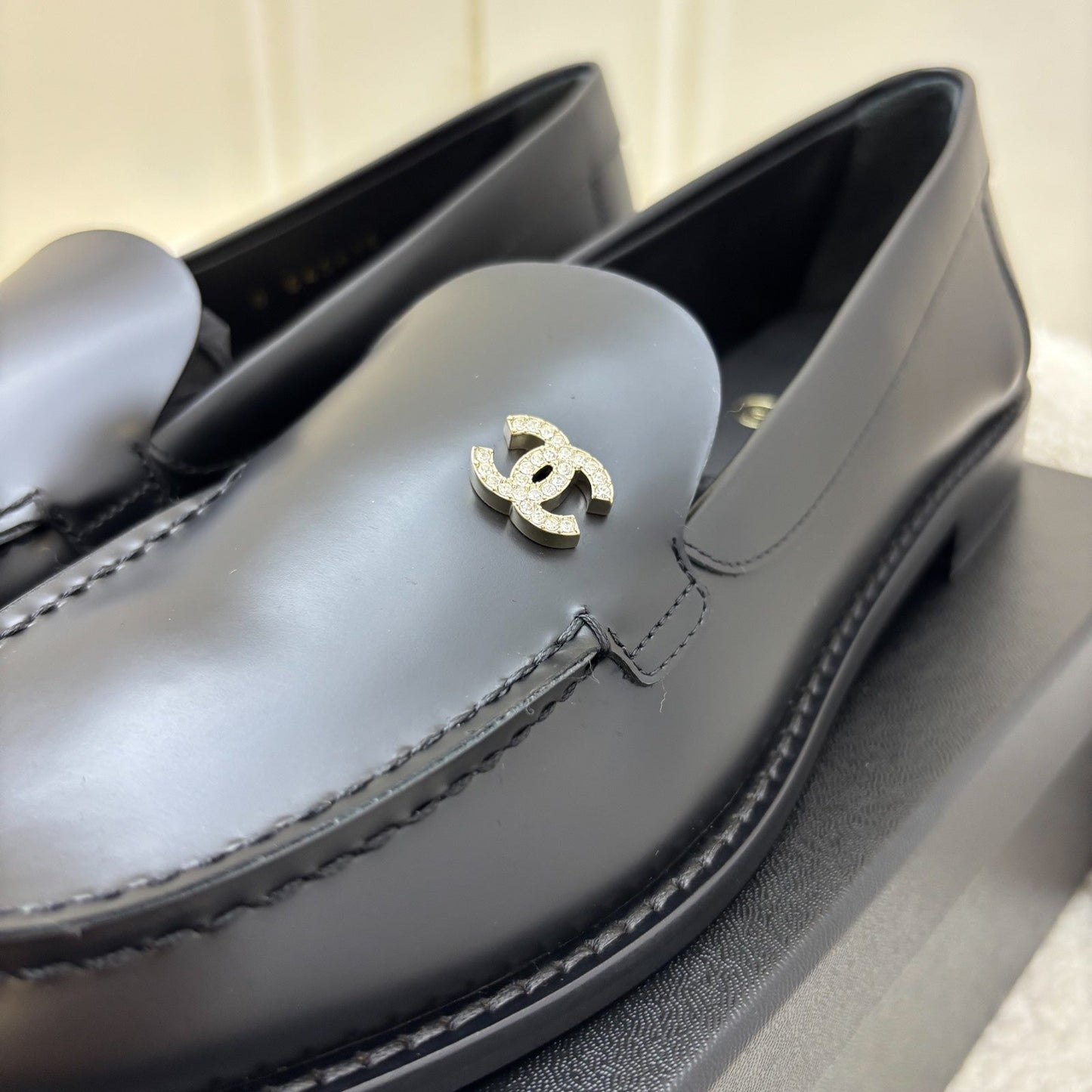 Chanel 25P Mocassins With Diamantes Studded Cc Logo In Black Smooth Calfskin Bag