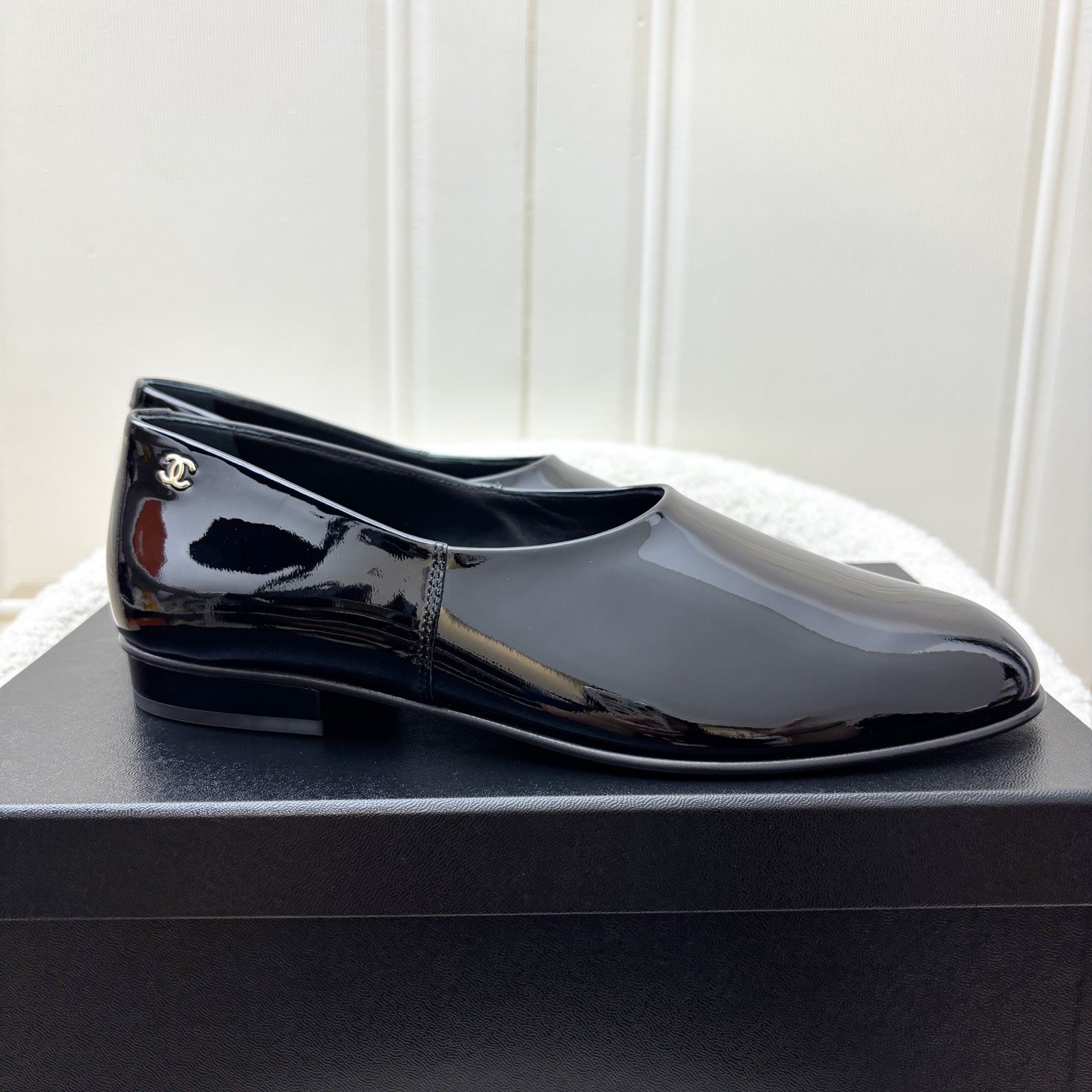 Chanel Mocassins With Cc Logo In Black Patent Leather Sz 37.5 Bag