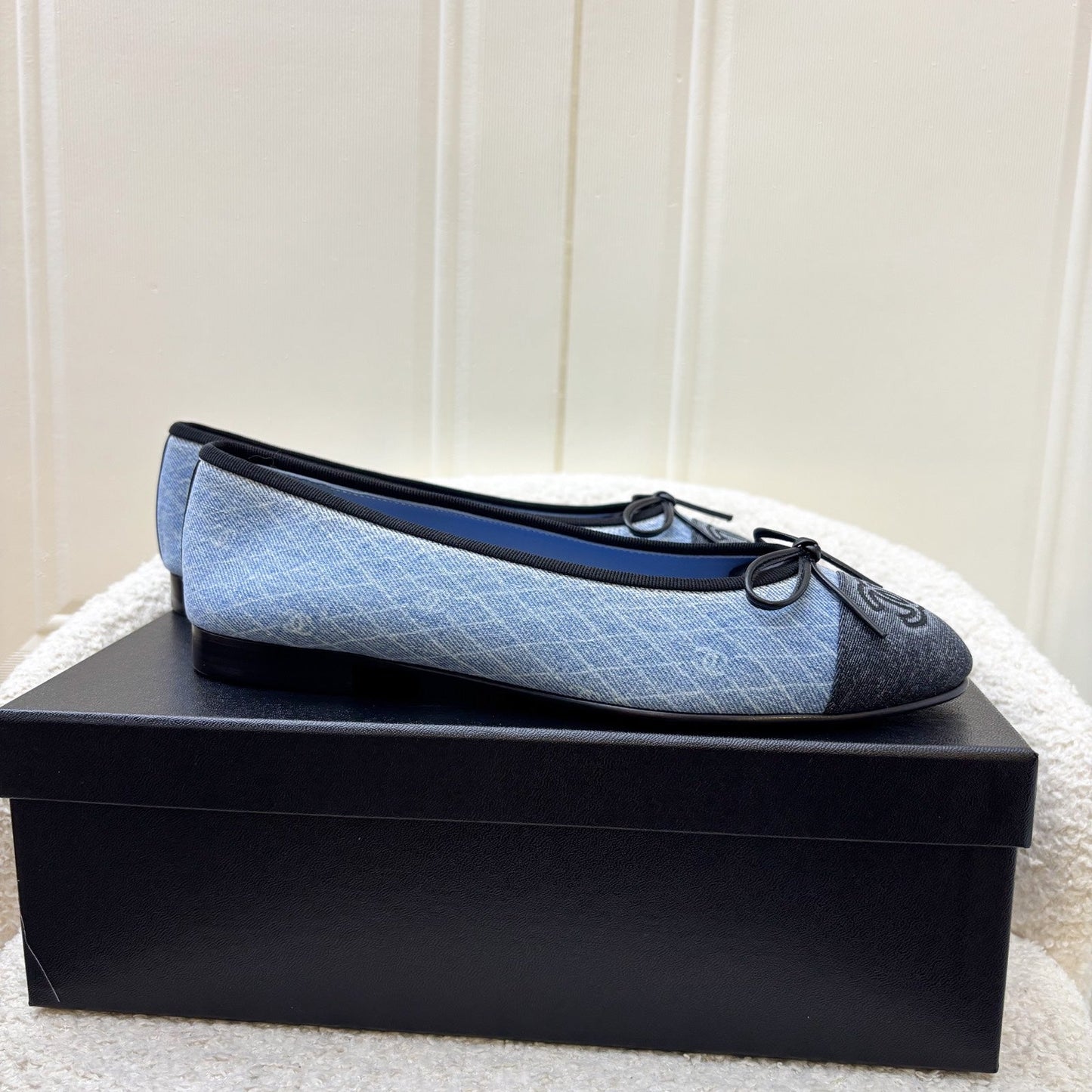 Chanel Classic Ballerina Pumps in Embroidered Light Blue Denim / Black Gosgrain Sz 37.5 for Women