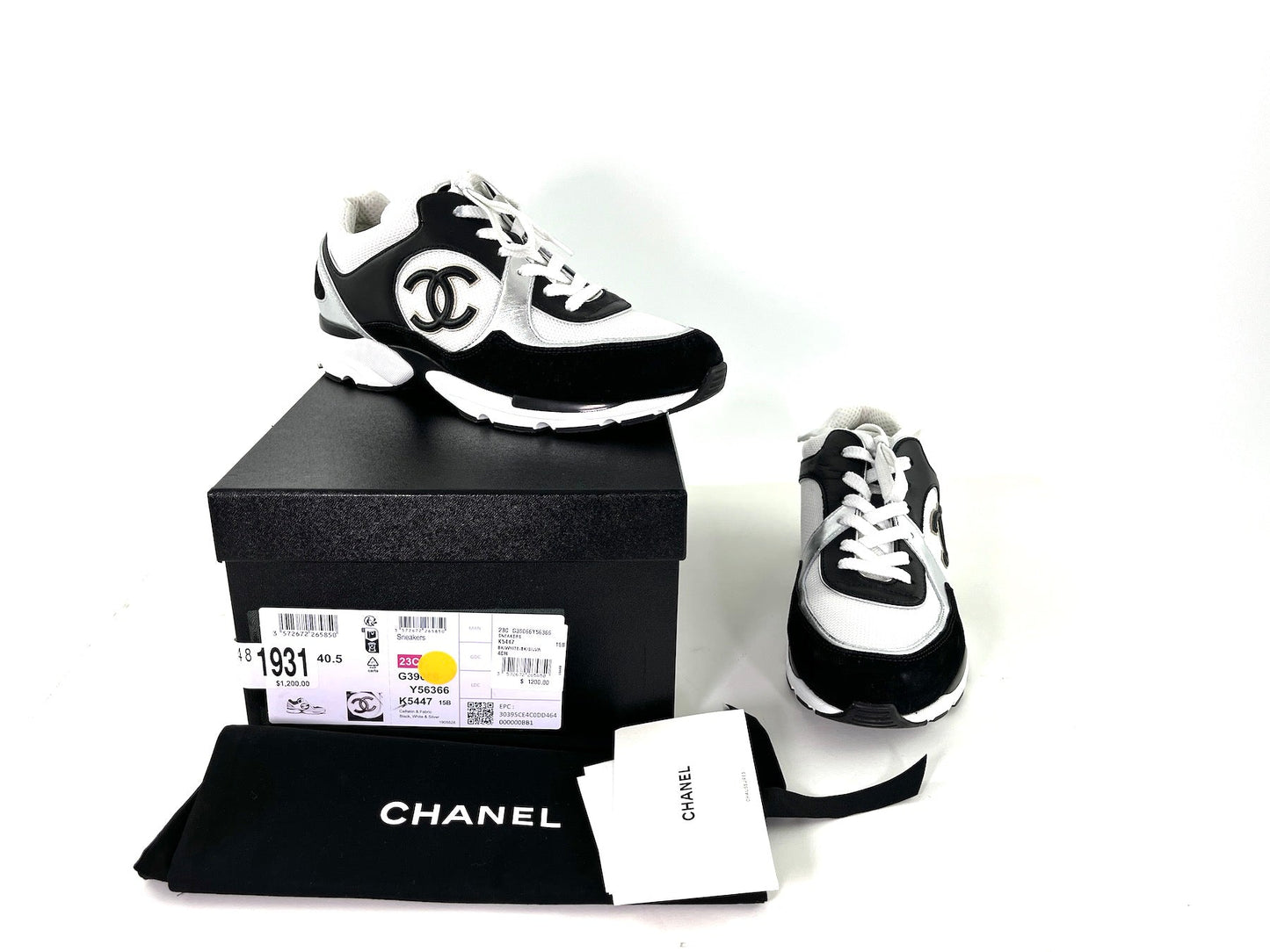 Chanel 23C White Black Interlocking Cc Sneakers 40.5