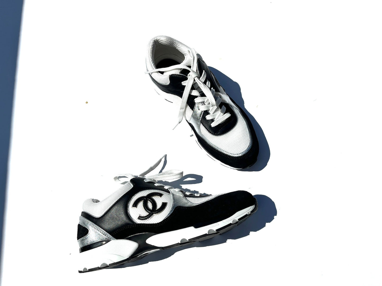 Chanel 23C White Black Interlocking Cc Sneakers 40.5