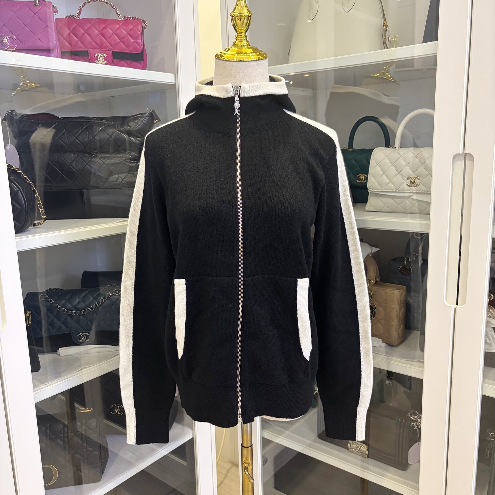 Chanel 25C Zipped Cardigan In Black White Cashmere Sz 38 ( ) Bag