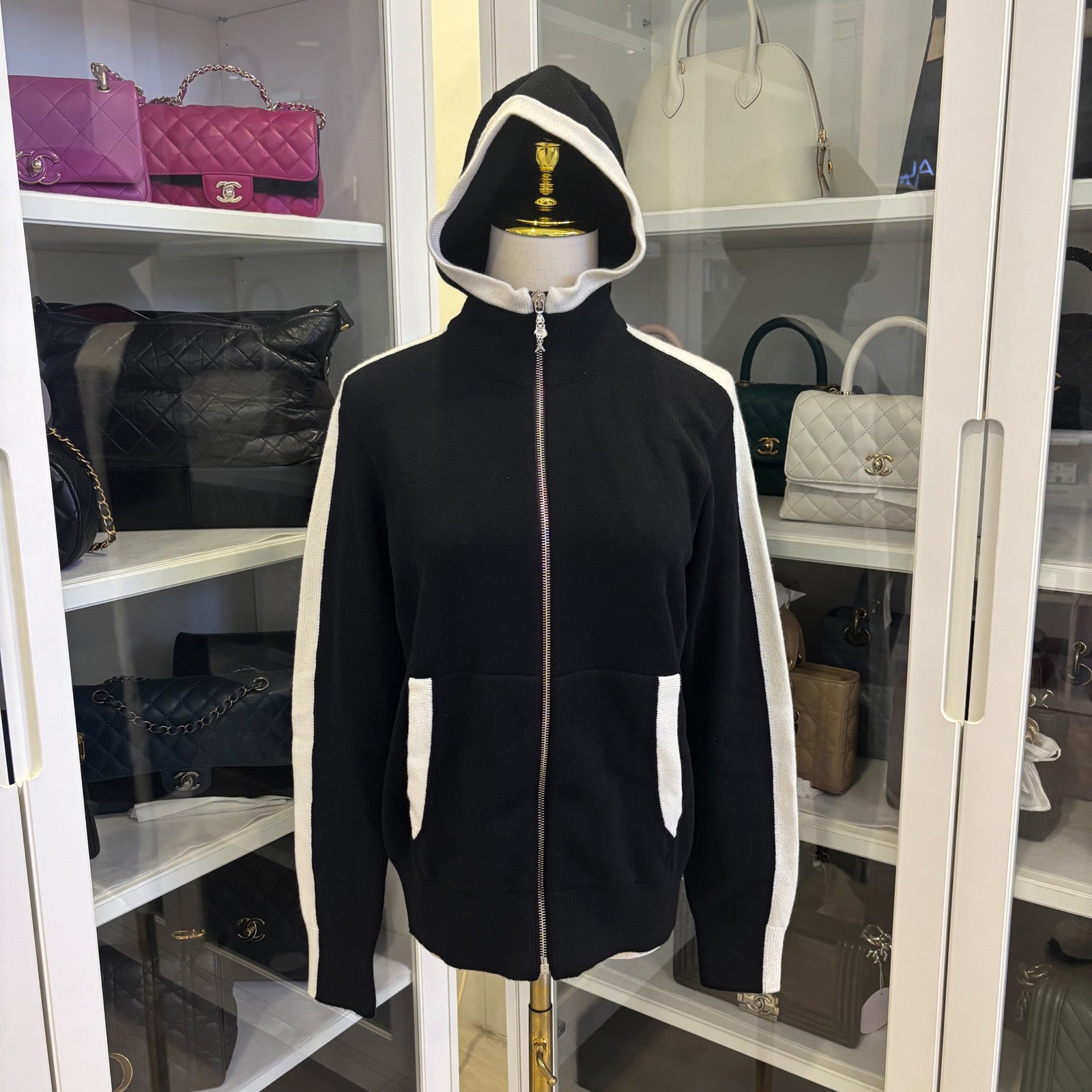 Chanel 25C Zipped Cardigan In Black White Cashmere Sz 38 ( ) Bag