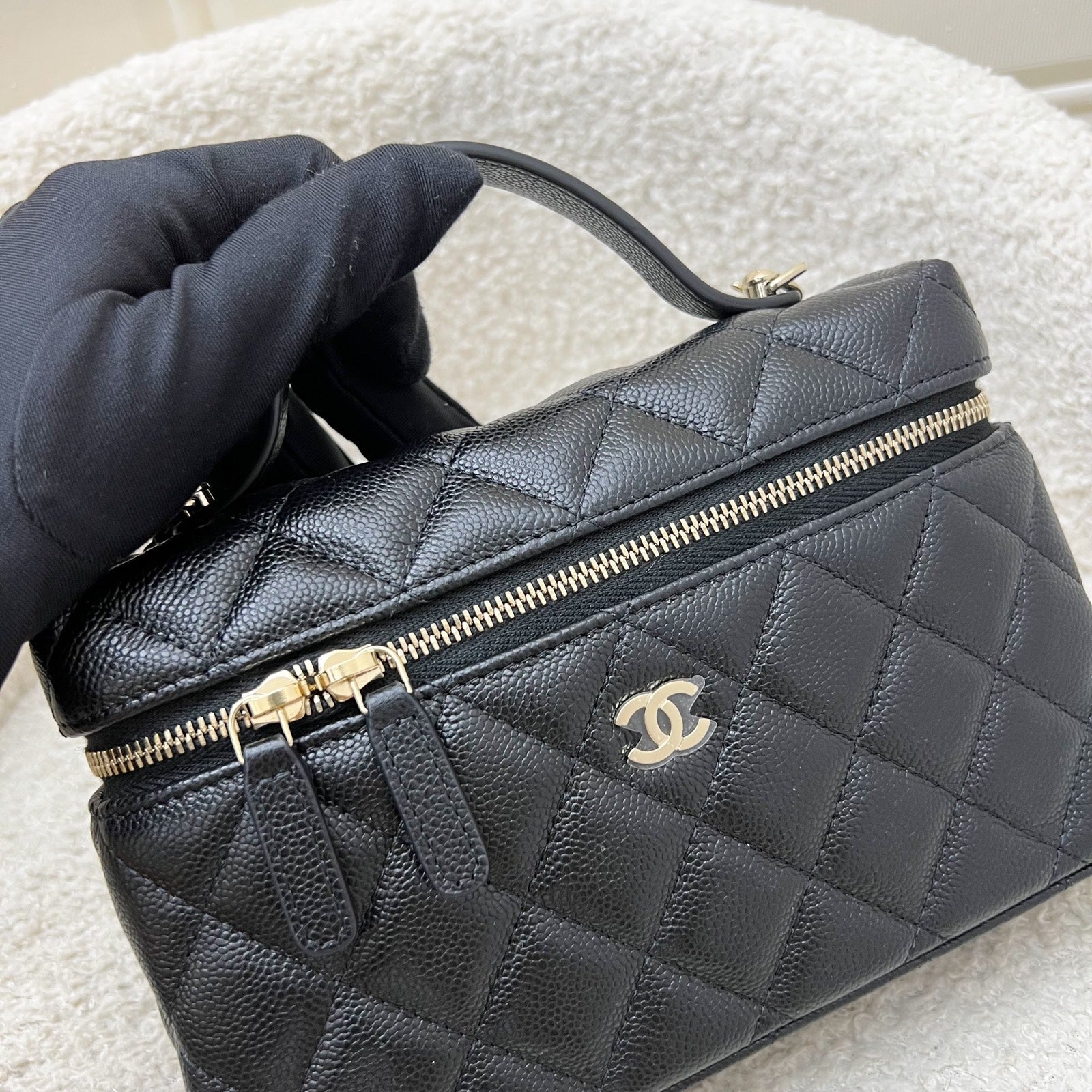 Chanel [brand New Aug 2025] 25B Vanity / Clutch with Chain (lp Style Bag) in Black Caviar and Lghw ( )