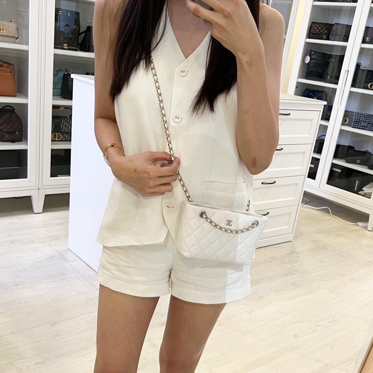 Chanel 25C Mini Clutch with Chain in White Caviar Lghw ( )