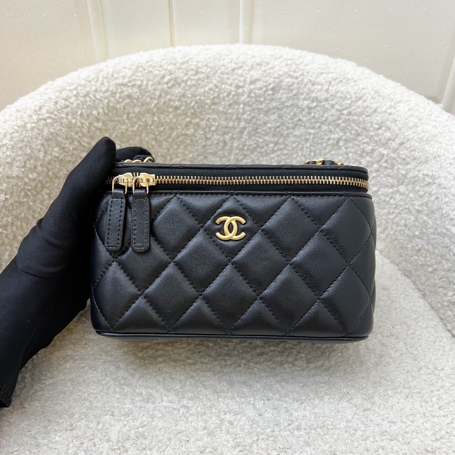 Chanel Pearl Crush Small Vanity In 24K Black Lambskin And Aghw ( ) Bag