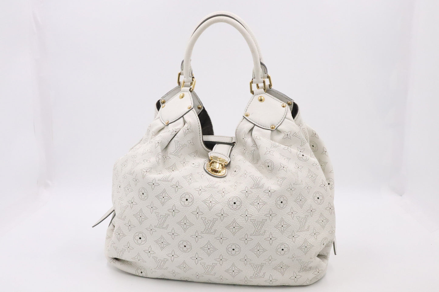 Louis Vuitton Mahina XL Leather White Handbag