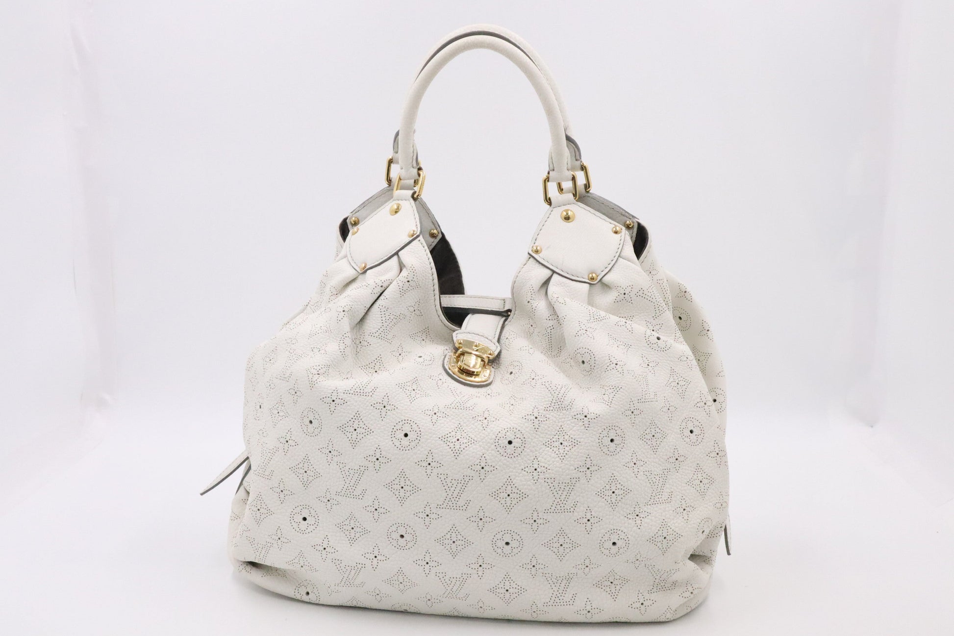 Louis Vuitton Mahina XL Leather White Handbag