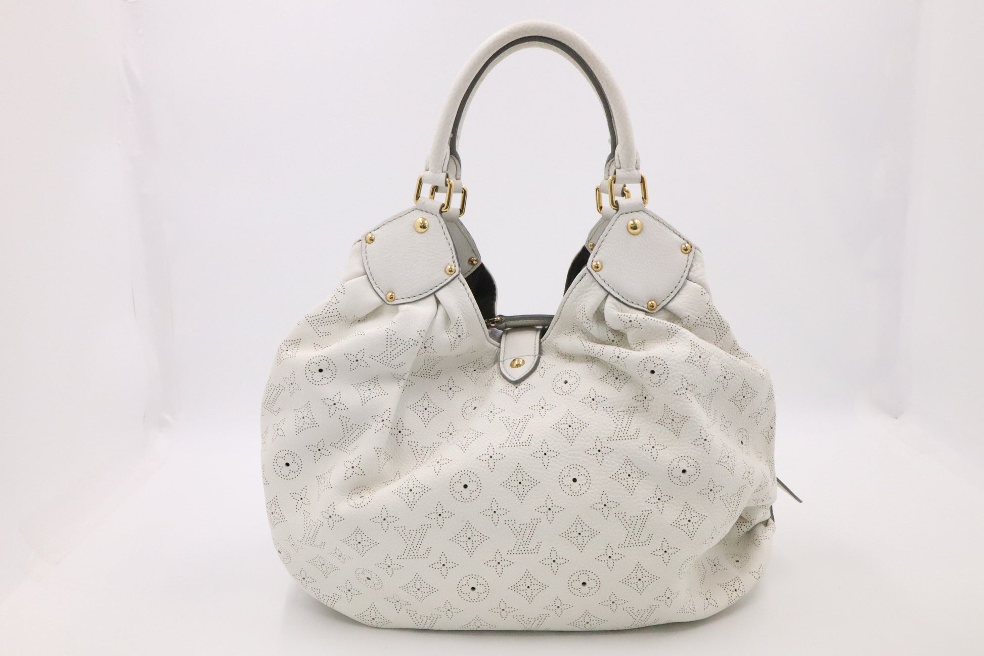 Louis Vuitton Mahina XL Leather White Handbag