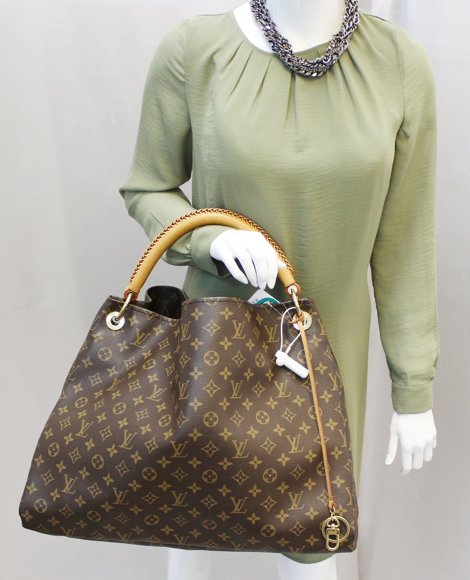 Louis Artsy Gm Shoulder Bag Limited Canvas Monogram