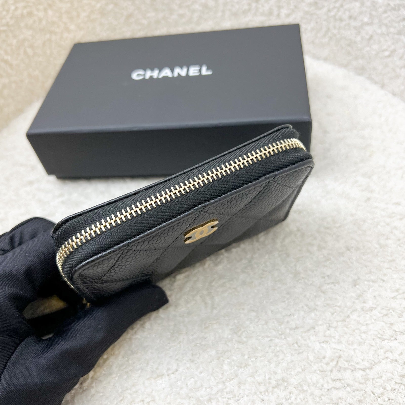 Chanel Classic Zippy Card Holder / Coin Purse in Black Caviar and Ghw