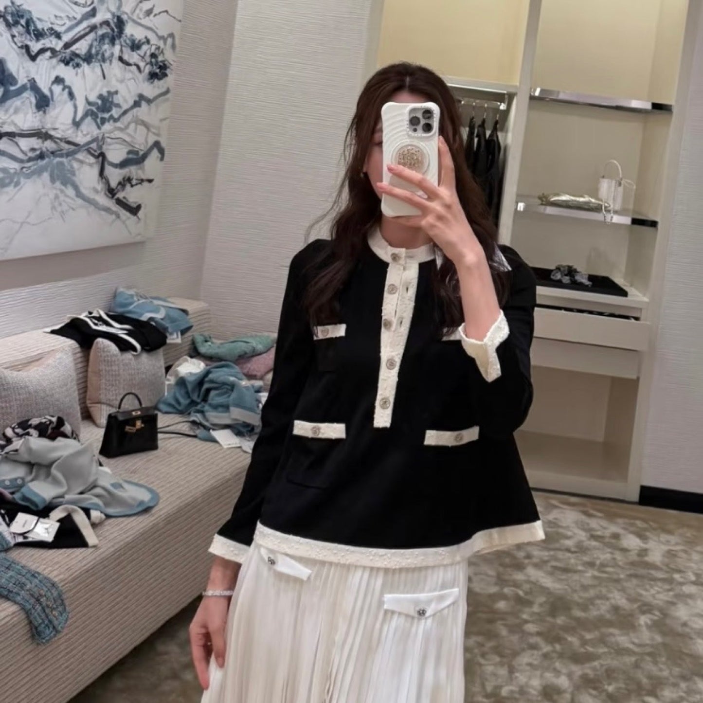 Chanel 25A Pullover / Sweater in Black and Ecru Mixed Fibers Viscose and Polyamide Sz 40 ( ) Handbag