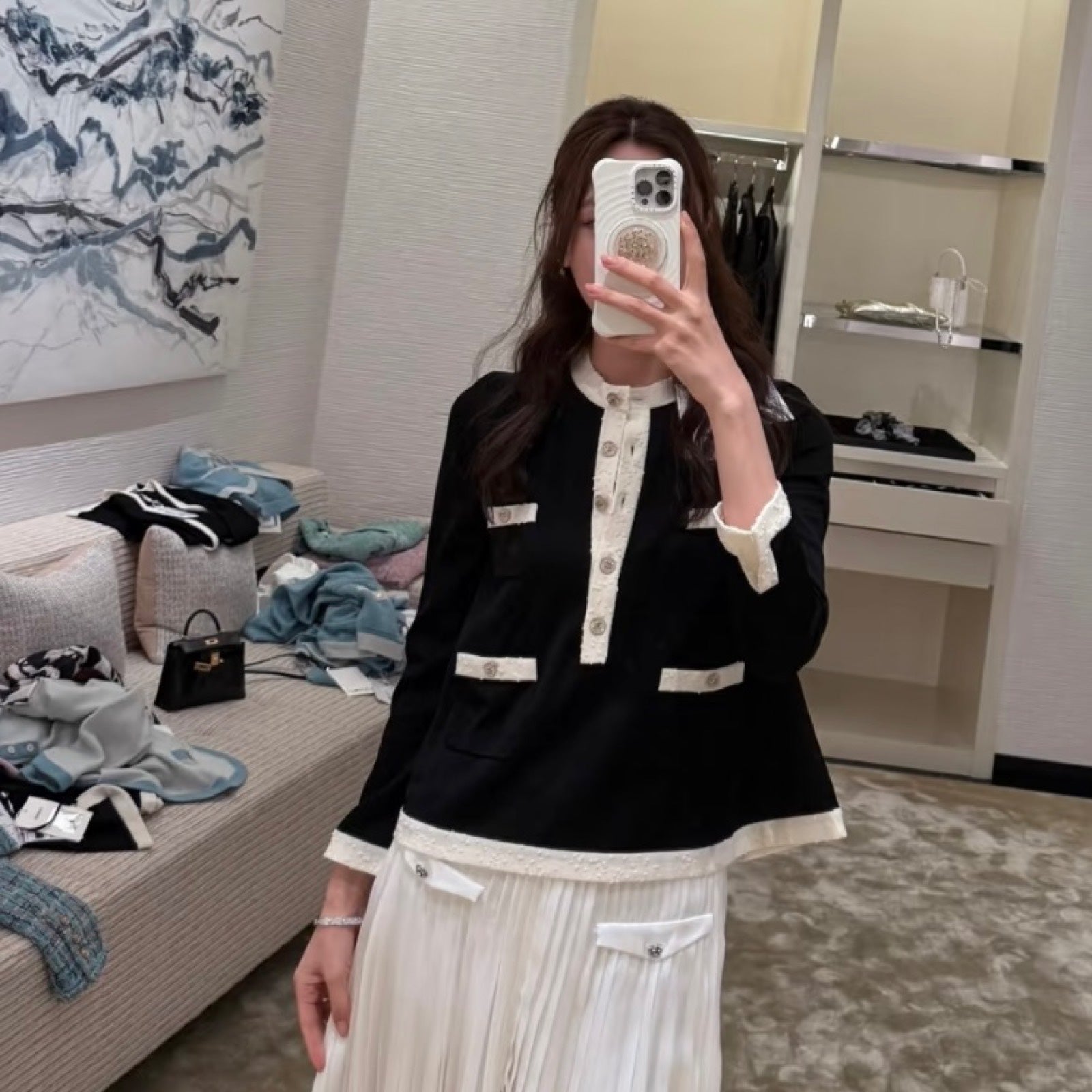 Chanel 25A Pullover / Sweater in Black and Ecru Mixed Fibers Viscose and Polyamide Sz 40 ( ) Handbag
