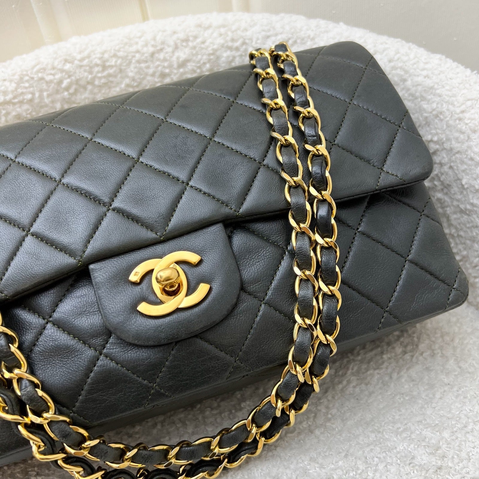 Chanel Medium Classic Flap Cf in Dark Green Lambskin and 24K Gold Plated Hw Handbag