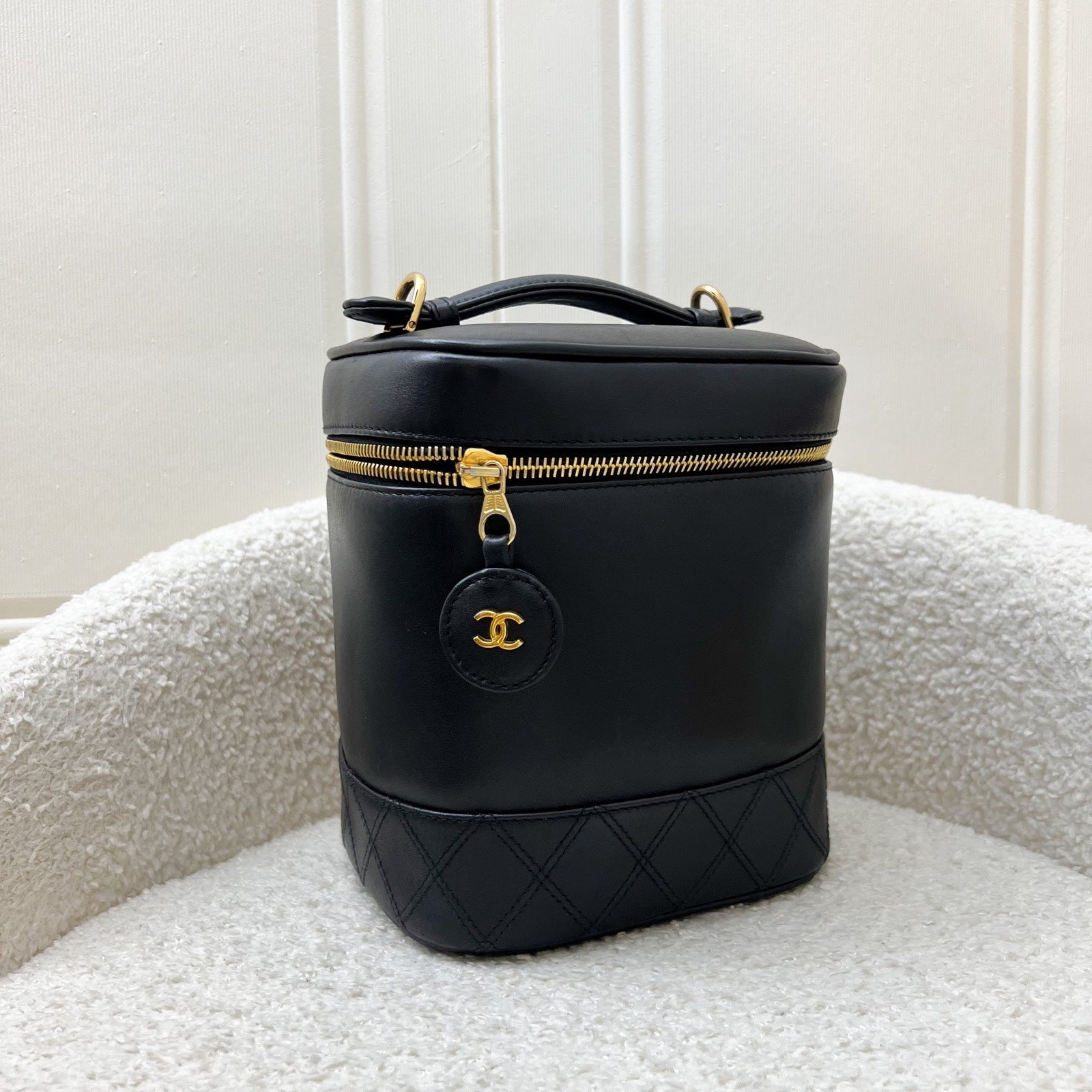 Chanel Vertical Vanity In Black Leather And Ghw Bag
