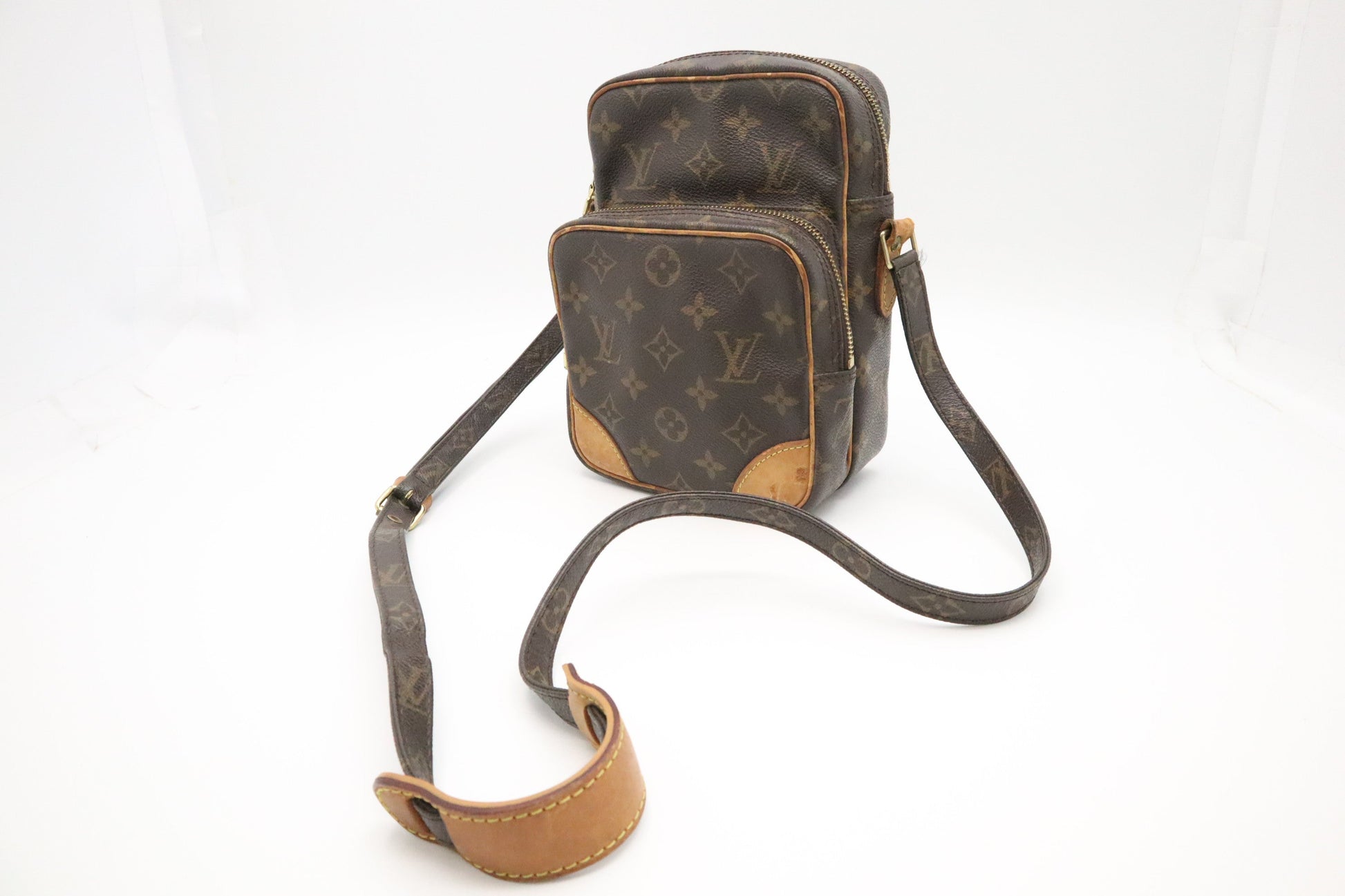 Louis Vuitton Amazone MM Monogram Canvas Handbag