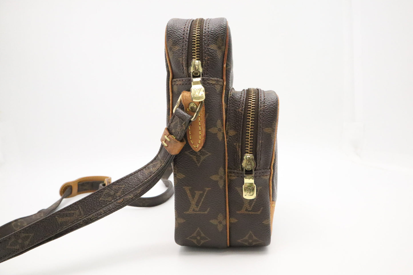 Louis Vuitton Amazone MM Monogram Canvas Handbag