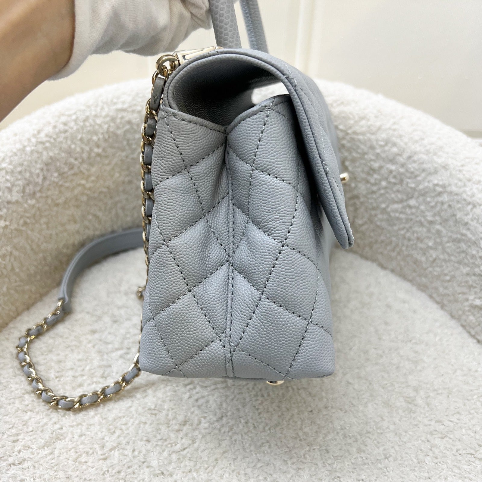 Chanel Small 24CM Coco Handle Flap Bag in 24P Light Grey Caviar and Lghw (A92990)
