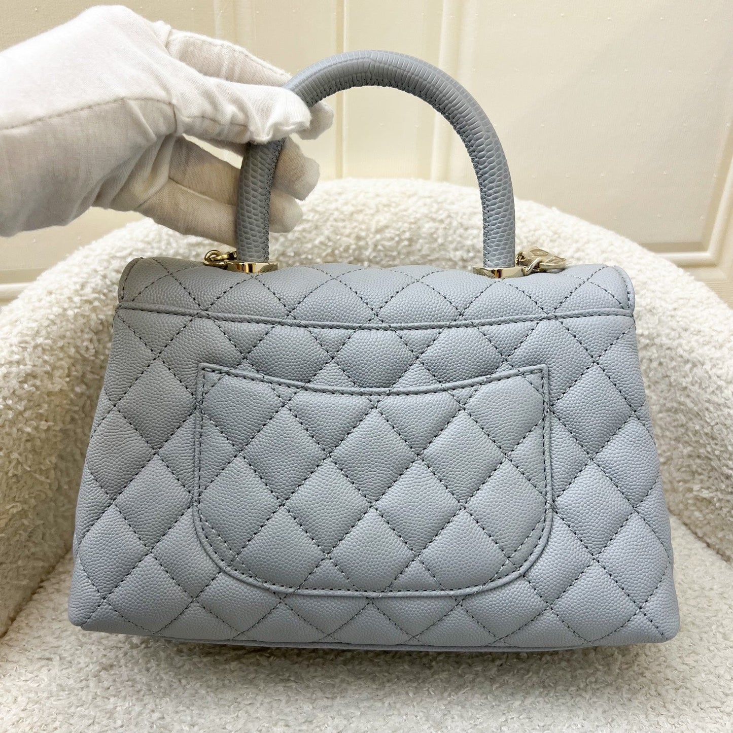 Chanel Small 24CM Coco Handle Flap Bag in 24P Light Grey Caviar and Lghw (A92990)