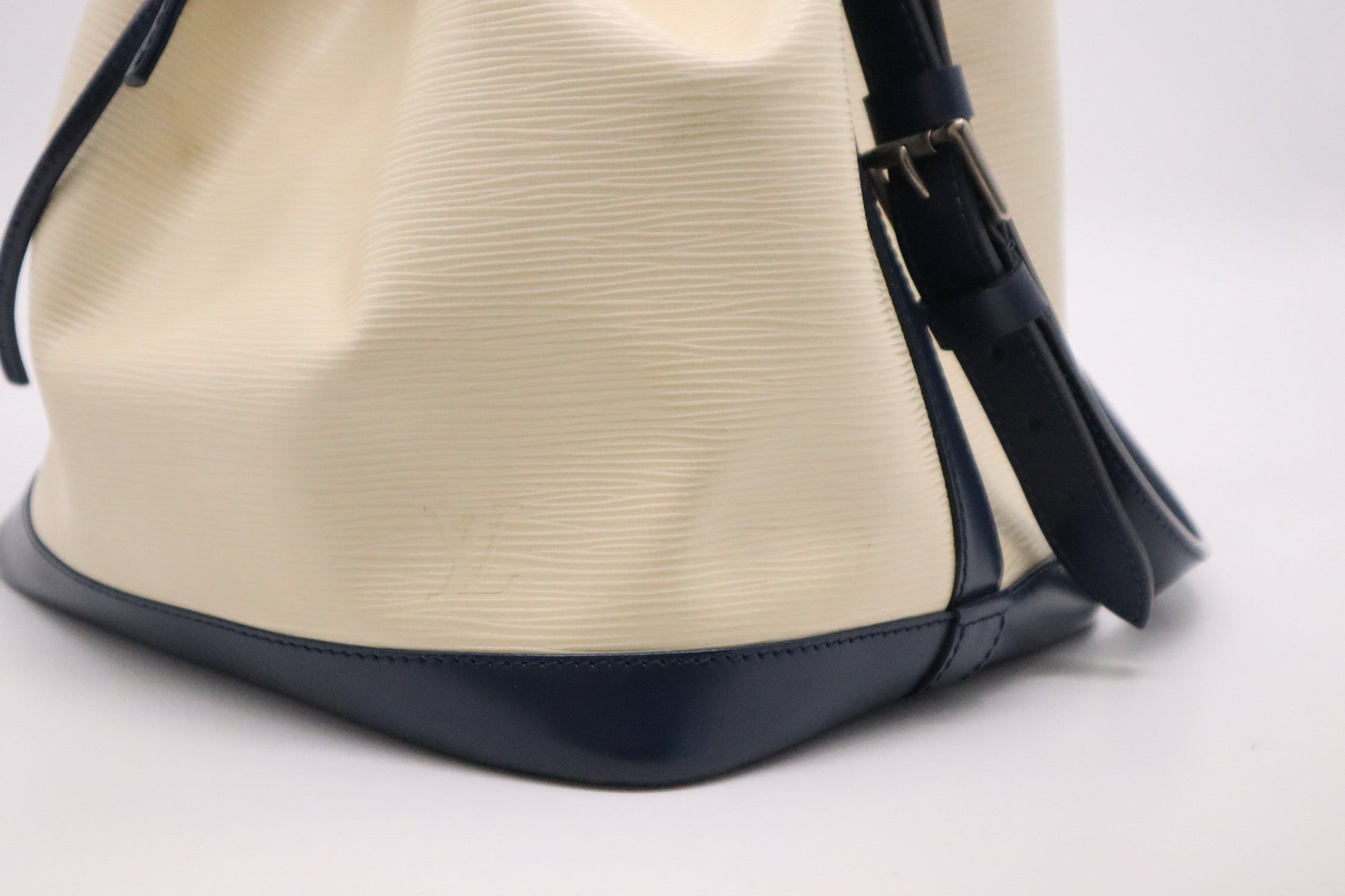 Louis Vuitton Petit Noe Cream Epi Leather Handbag