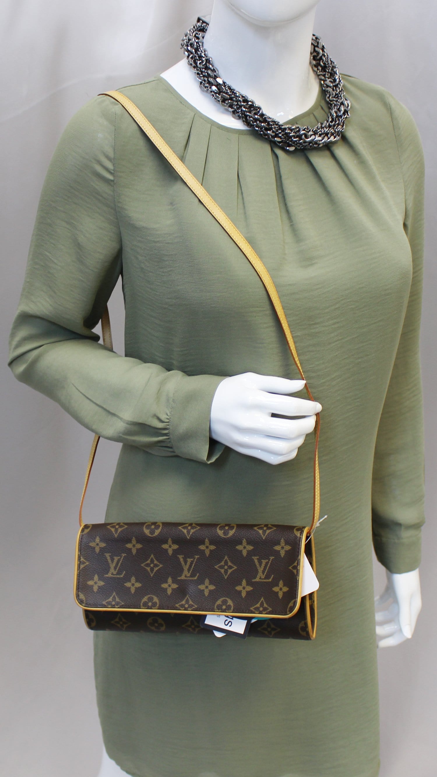 Louis Twin Gm Pochette Shoulder Bag Canvas Monogram