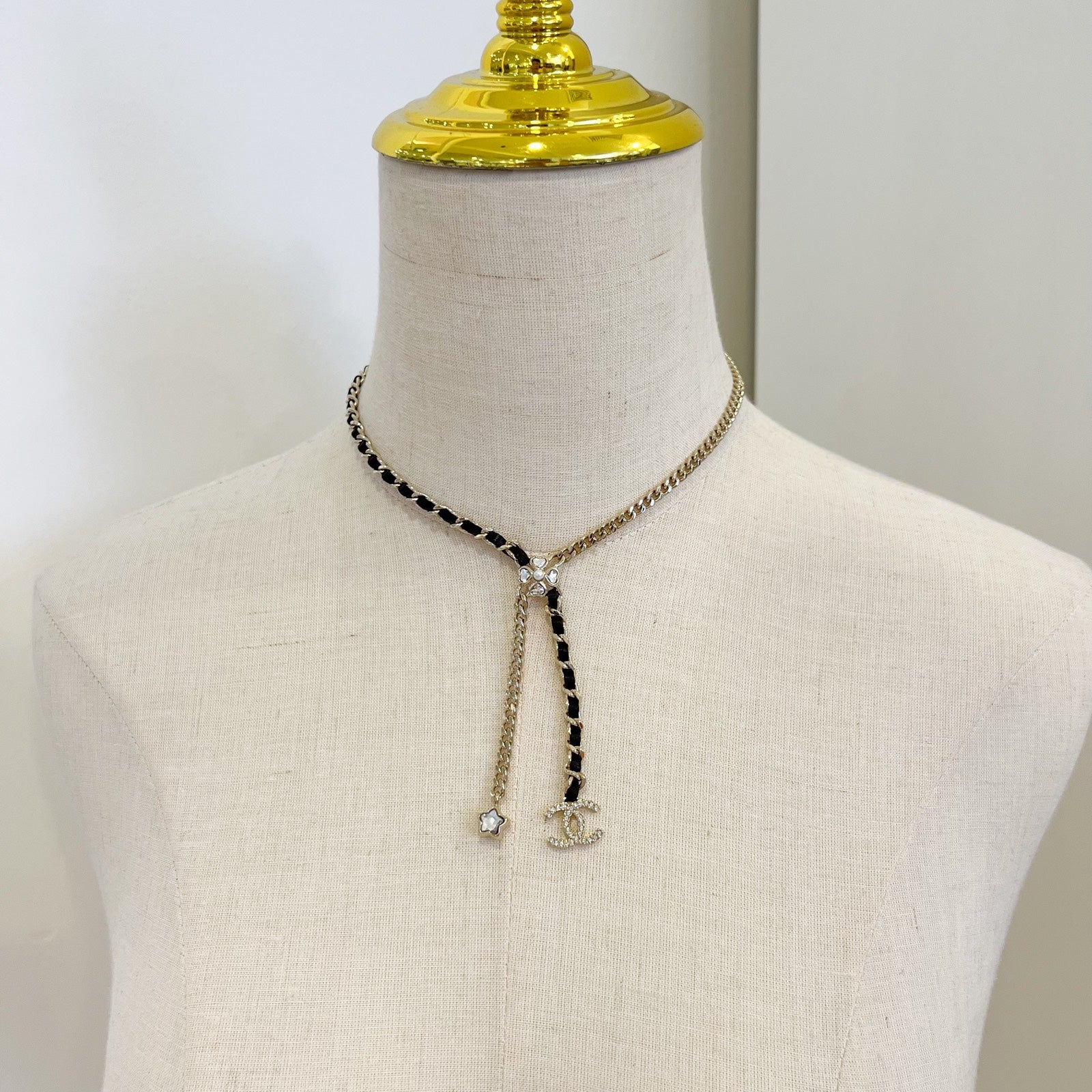 Chanel 25B Flower,star and CC Logo Necklace with Black Leather and Crystals in Light Gold Hw ( )