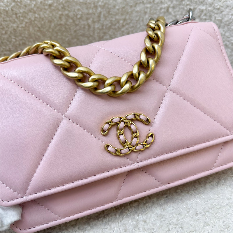 Chanel 19 Wallet on Chain WOC in 22B Pink Lambskin and 3 Tone Hw ( ) Handbag