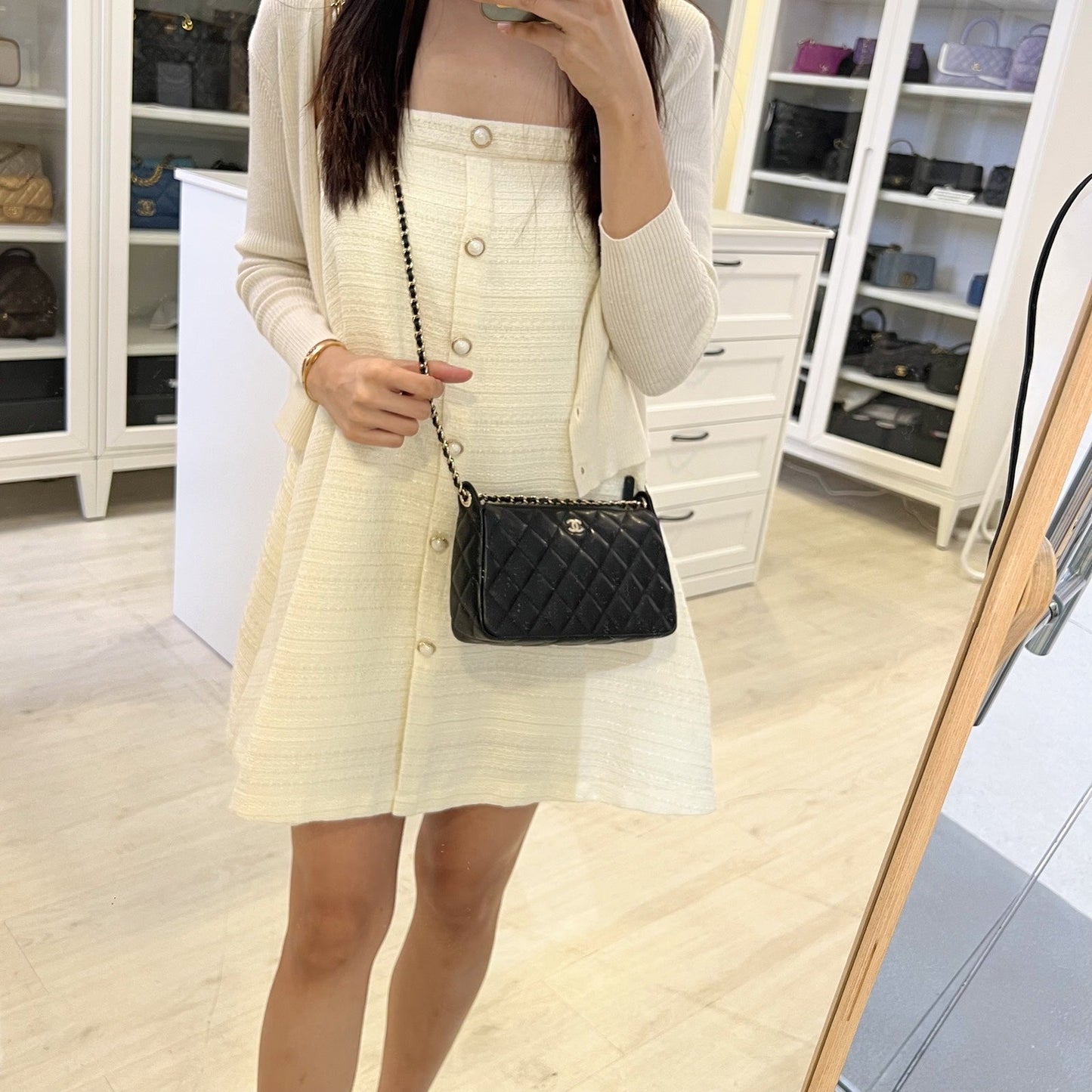 Chanel [bn Local Set July 2025] 25A Clutch with Chain in Black Caviar Ghw ( )