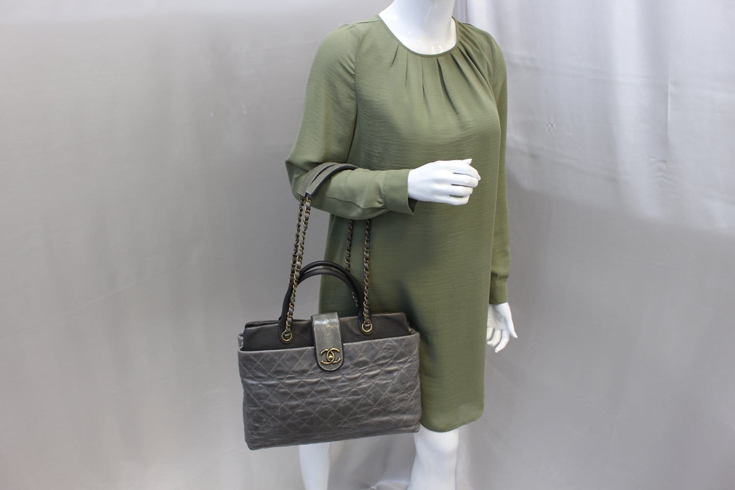 Chanel Grey Stingray Bindi Cc Shopper Tote Bag Leather Quilted
