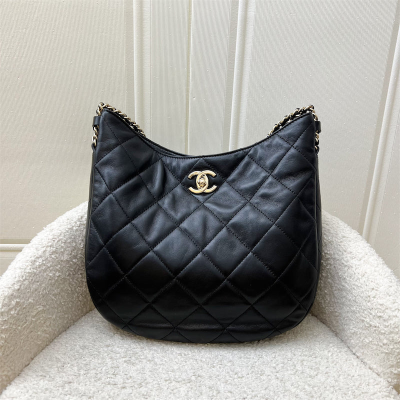 Chanel 22P Hobo Bag in Black Lambskin and Lghw