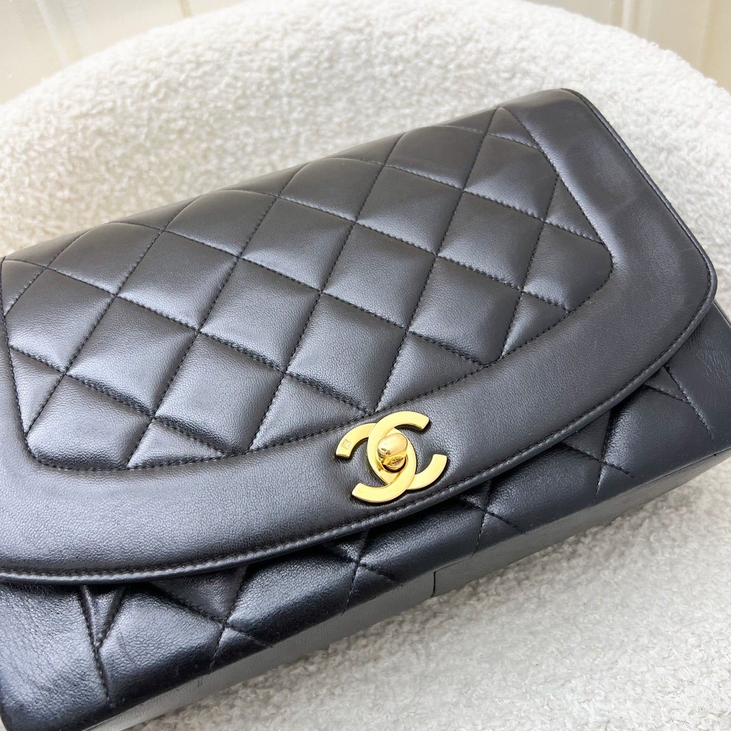 Chanel Medium Diana Flap in Black Lambskin and 24K Ghw Handbag