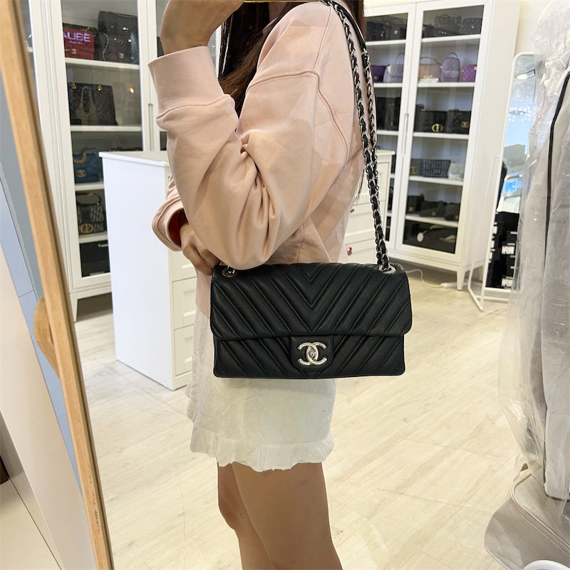 Chanel Seasonal Medium Flap Bag in Chevron Quilted Navy Lambskin and Shw ( )