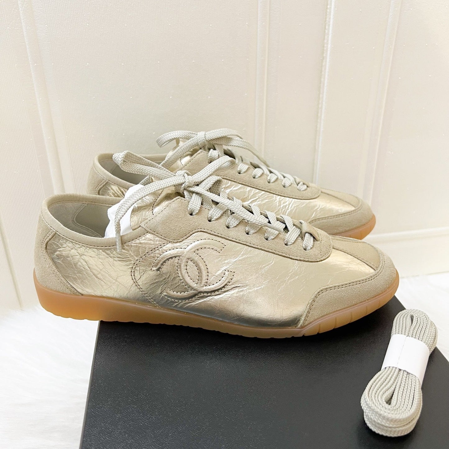 Chanel 25A Sneakers In Light Gold Crumpled Laminated Calfskin And Beige Suede Calfskin Sz 37.5 ( )