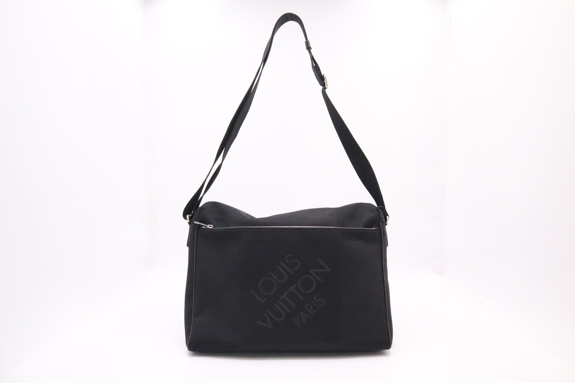 Louis Vuitton Terre Messenger Geant Black Canvas Damier Crossbody Bag
