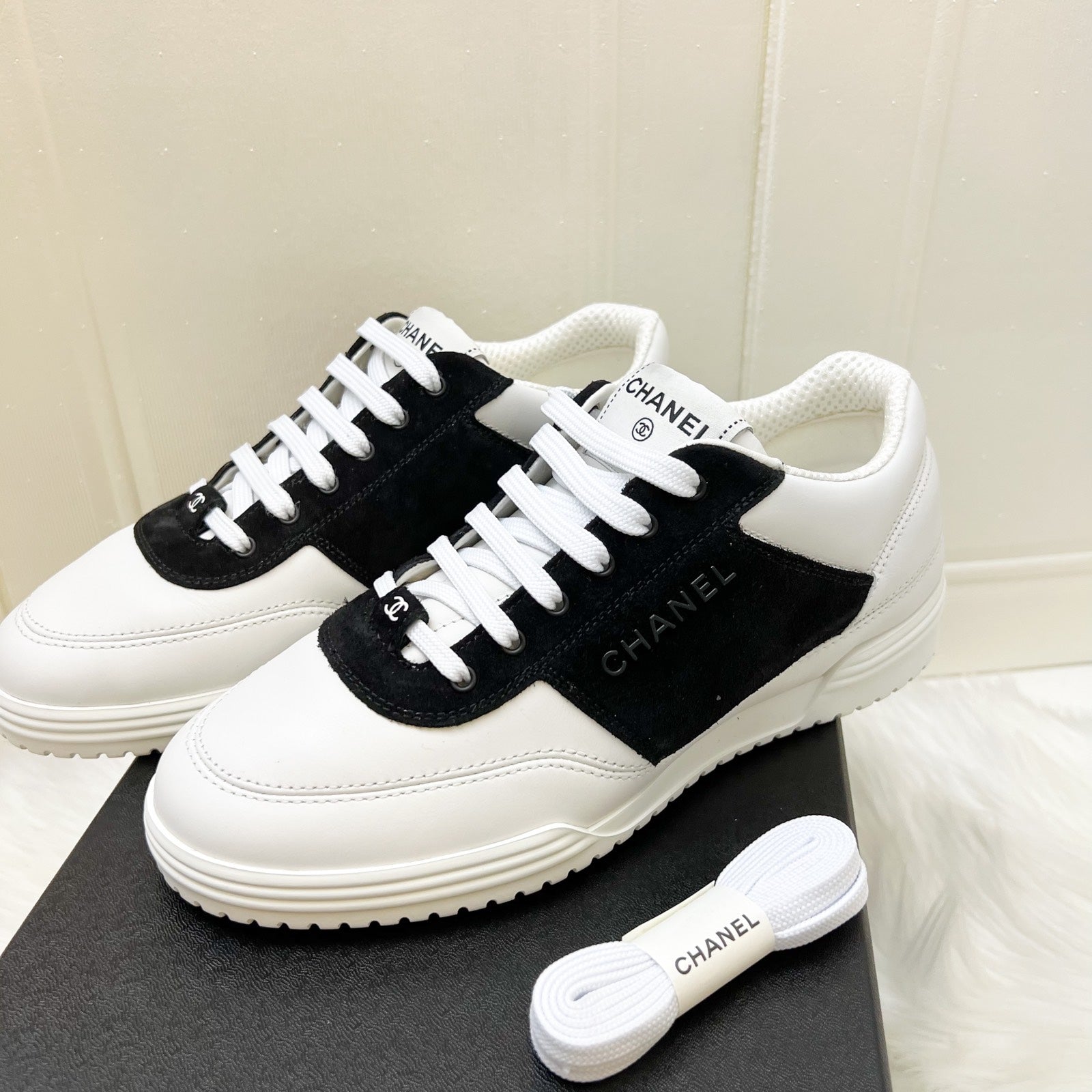 Chanel 24C Sneakers in White Calfskin and Black Suede Sz 38 ( ) for Women