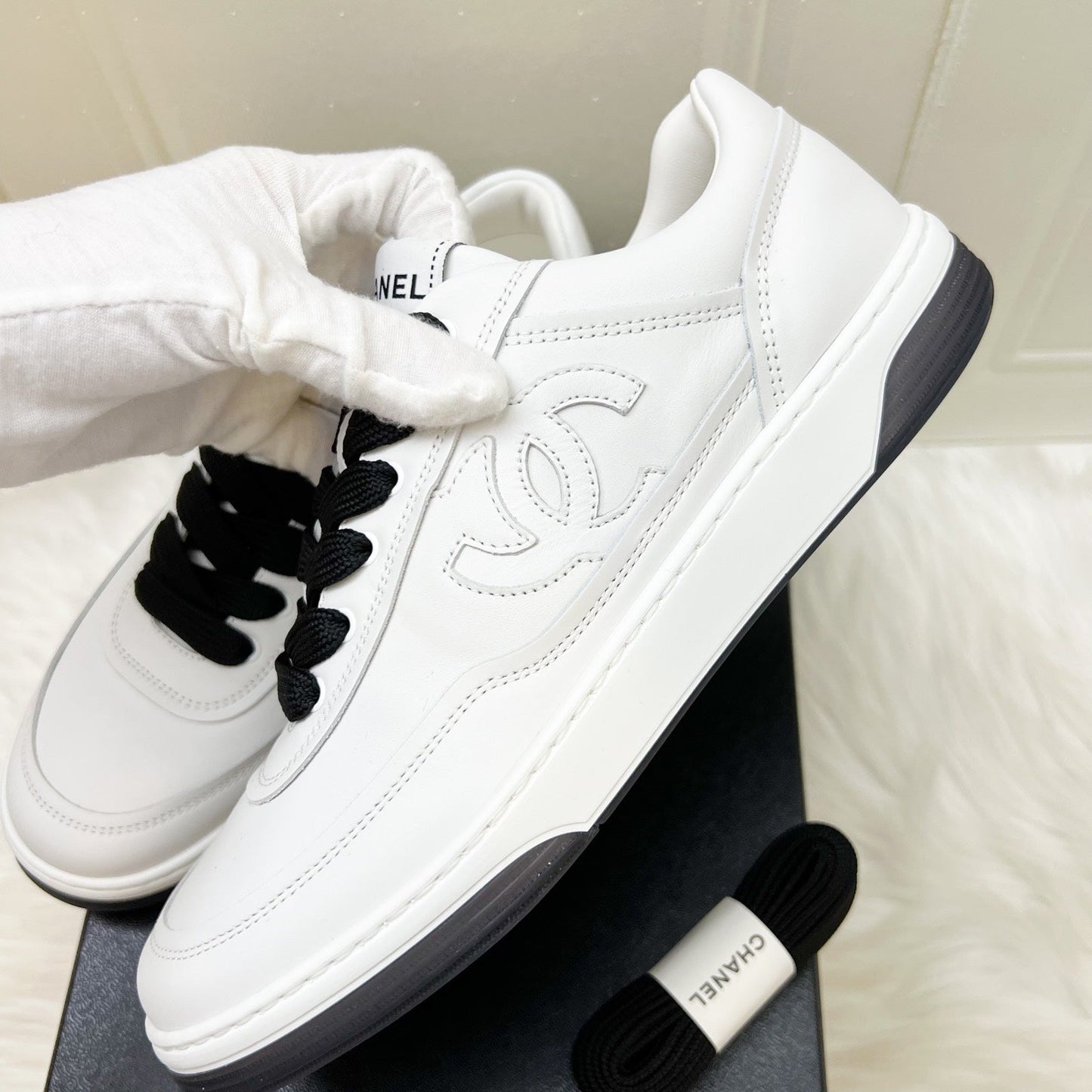 Chanel 24P Cc Logo Sneakers In White Calfskin Sz 38 ( )