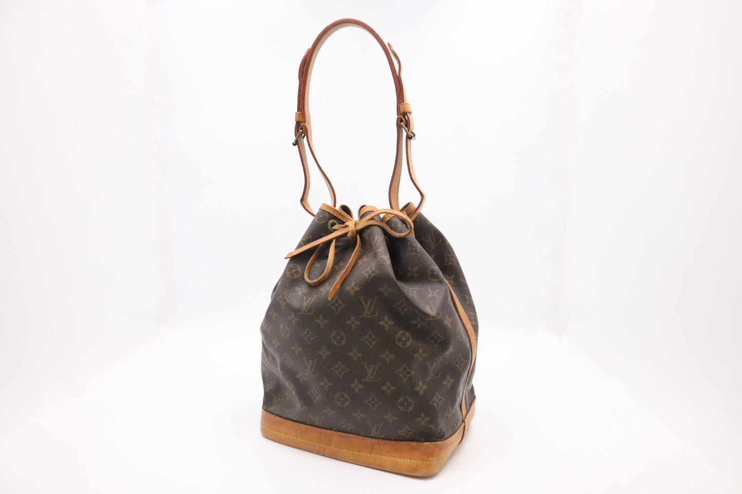 Louis Vuitton Noe Monogram Canvas Handbag Canvas 3