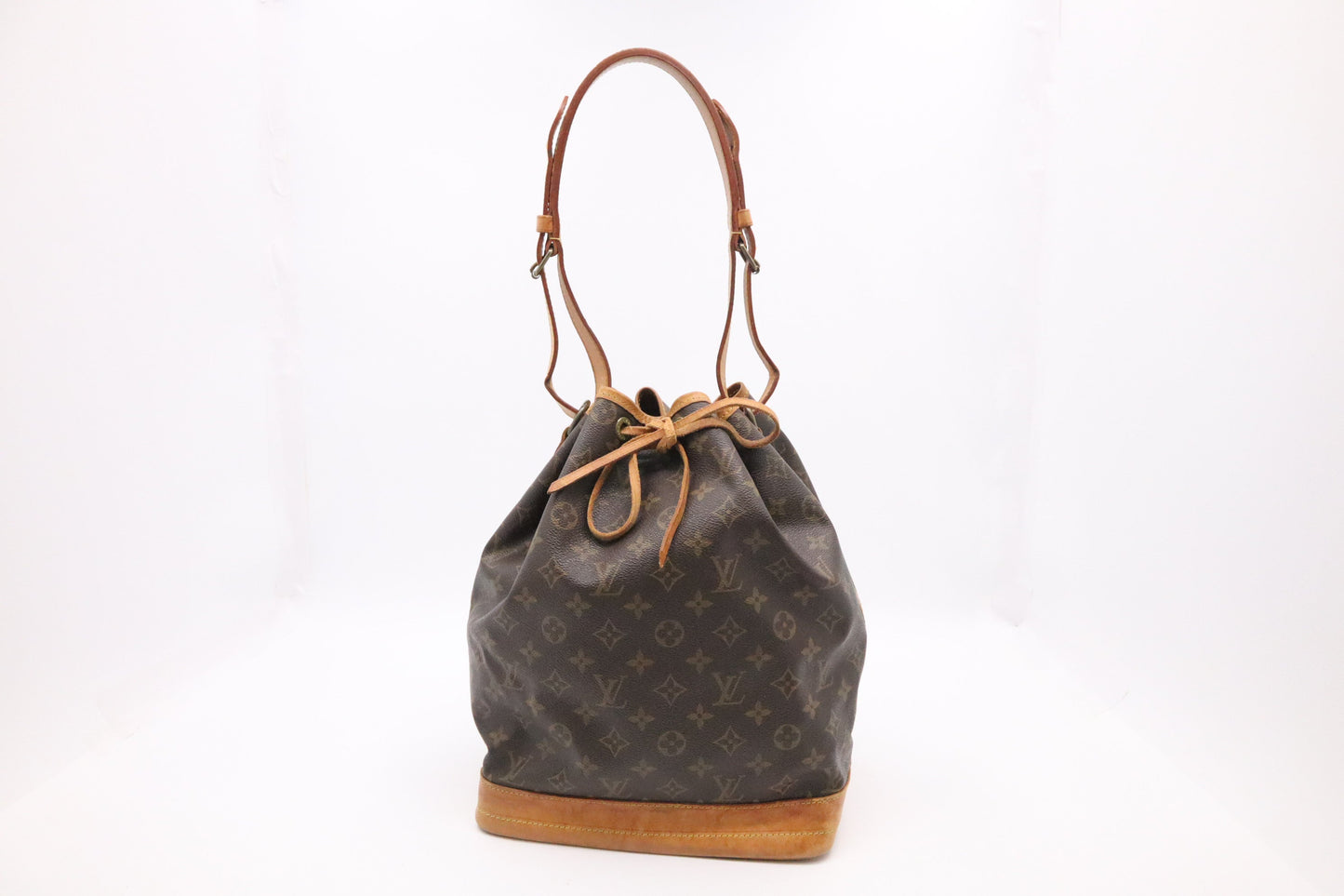 Louis Vuitton Noe Monogram Canvas Handbag Canvas 3