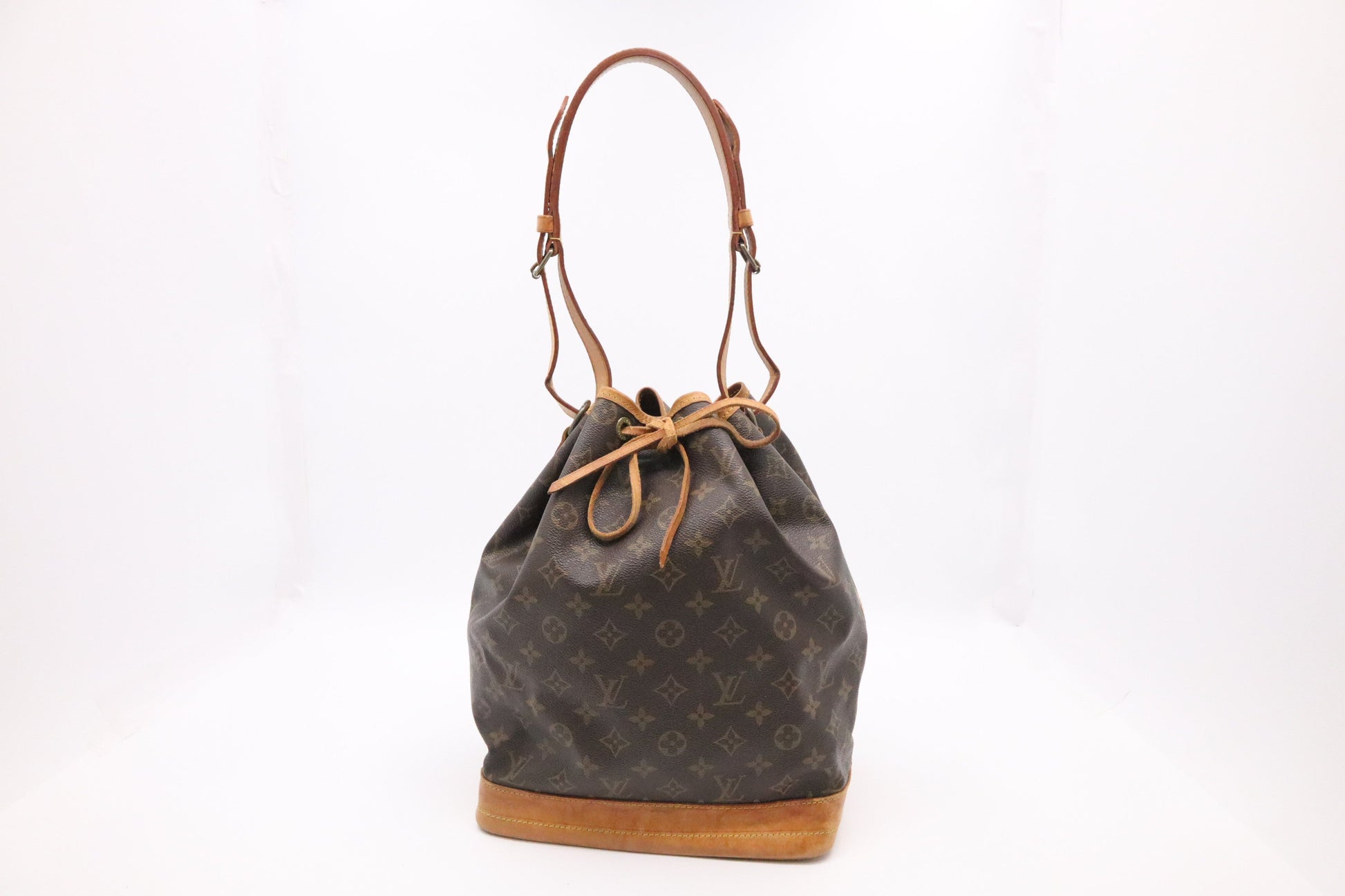 Louis Vuitton Noe Monogram Canvas Handbag Canvas 3