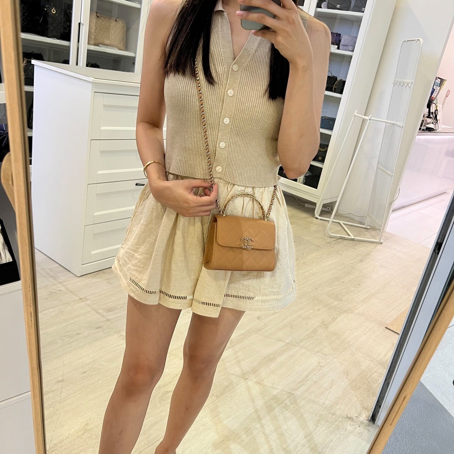 Chanel 23P Top Handle Kelly Clutch with Chain in Caramel Caviar and Ghw ( )